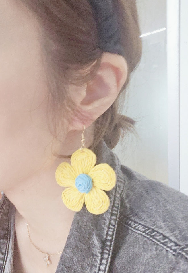 Two Tone Flower Straw Style Dangle Earring